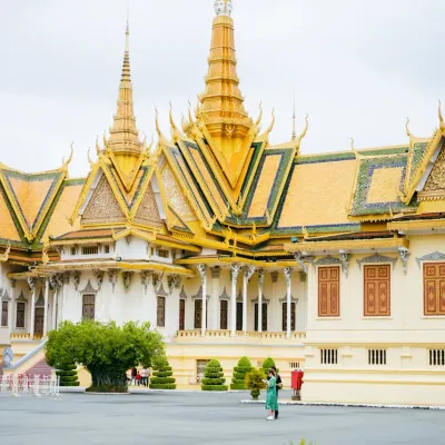  Royal Palace & Silver Pagoda – Phnom Penh